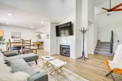Image de Cottonwood Heights Escape: Near Hiking & Skiing