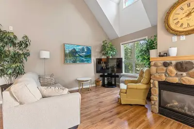 Image de Forsters Peak | Pool | Hot Tub | Gas Fireplace