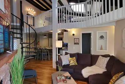 Image de Quiet condo in the middle of ski country! Pool, hot tub, game room!