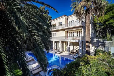 Beautiful Seafront Luxury Villa in Quiet Area Close to Center of Split