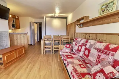 Image de 150m du centre station, 3ème étage, balcon, casier à ski, 41m², La Tania