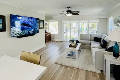 Image de Ocean Side Townhouse, Pools, Marina, Lagoon, Tennis Pickle ball, Security