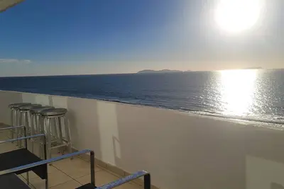 Image de Premier Oceanfront Closest To The Water - Ocean Islands Dolphins!