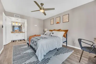 Image de Beautiful 2 bedroom Condo