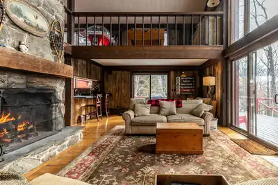 Image de Spacious Chalet W\/ Endless Entertainment The Barn
