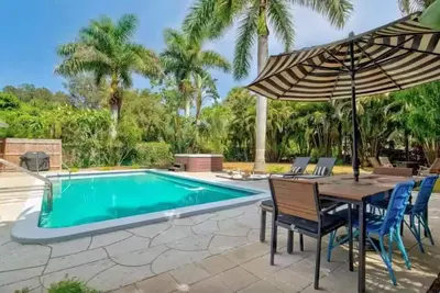Image de Pineapples House- Pool private South facing Hot Tub close to Beaches- walkable
