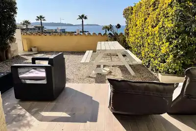 Image de Plage en face, pleine vue mer, port à pied, terrasse de 40 m2