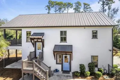 Image de Peaceful European Cottage with