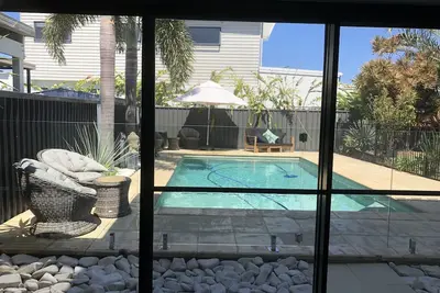 Image de Poolside self contained unit walk to beach