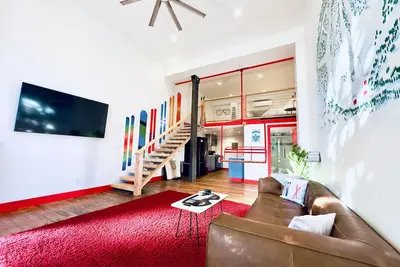 Image de \"Discover Fergi, a chic ski-themed condo in downtown Enterprise's historic Litch Hotel