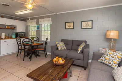 Image de Sea Gun Bayhome 128 | Copano Bay Access + Pool!