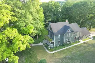 Image de Bridgewalk Estate | a Wanderlust Abodes property
