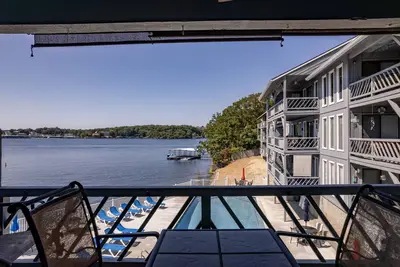 Image de Golden Reef - Comfortable 2 Bdrm condo