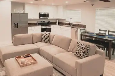 Image de Remodeled 3/2 in Roseville