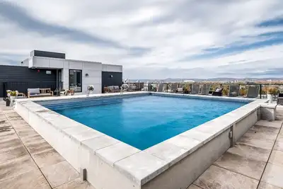 Image de The Caïman Complex - 907\nPerfect downtown Quebec city condo\n6-8 people