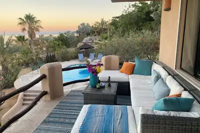 Image de 3Bd/3Ba Expansive Home with Private Pool, Amazing Views! Walk to Beach!