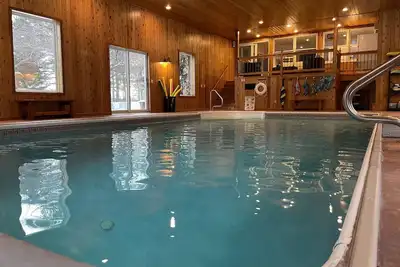 Image de Beautiful Farmhouse Style Country Home with Indoor Pool!