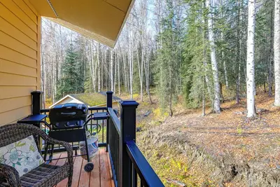 Image de Convenient Fairbanks Guest Suite w/ Grill!