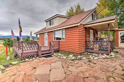 Image de Near Lake & Nat'l Park: Cozy Home w/ Deck!