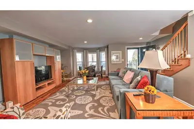 Image de Spacious Row Home next Transit near Downtown W Parking