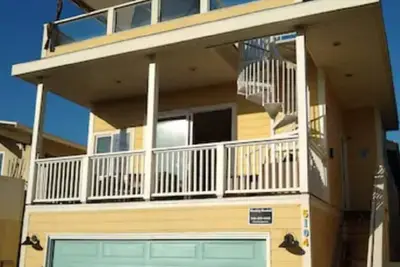Image de Ocean View Rooftop, 7beds 5baths, 40steps to the beach