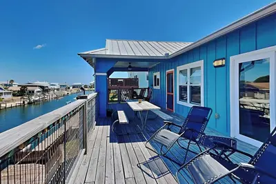 Image de Pickled Pirate | Pet Friendly, Kayaks Provided!
