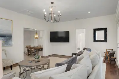 Image de Charming 4-bedroom house with fully fenced yard, in fabulous Franklin