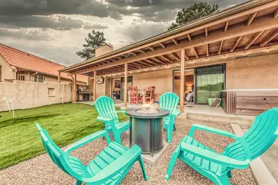 Image de 'Villa Con Vista' w/ Putting Green & Hot Tub!