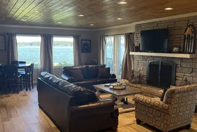 Image de Lakeside Retreat