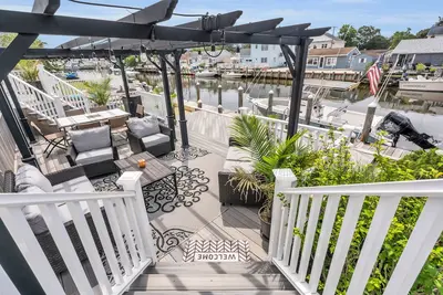 Image de Lagoonfront Villa with hotub and dock! 15 min away from Lbi- monthly
