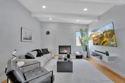 Image de Newly Renovated House - Hot Tub - eBikes - Fire Pit - Surfboards