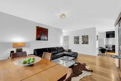 Image de Lovely apartment with huge sunny garden in the heart of Yarraville Village.