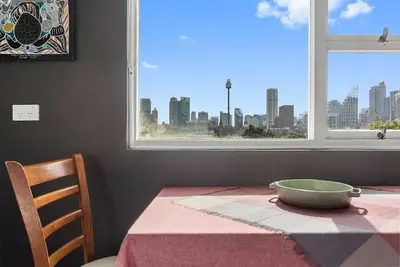 Image de Location and lifestyle in a cute luxe studio with stunning city views