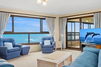 Image de Amazing beach front penthouse with 4 bedroooms, 3 bathrooms and a pool