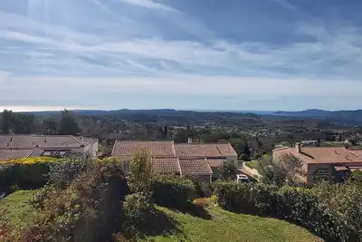 Image de Maison paisible avec vue panoramique sur la mer