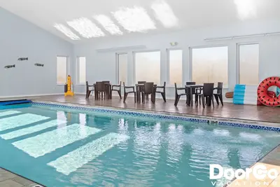 Image de Indoor Pool, Game Rm, Movie Rm! Sleep 24! Private!
