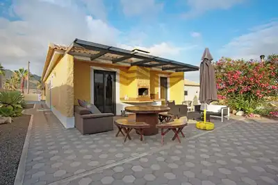 Image de Villa \"Recanto Dourado\" avec vue sur la mer, garde privée & Wi-Fi