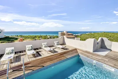 Image de Fine 3 Br Oceanview Penthouse in Prime Location - La Perla Sky!