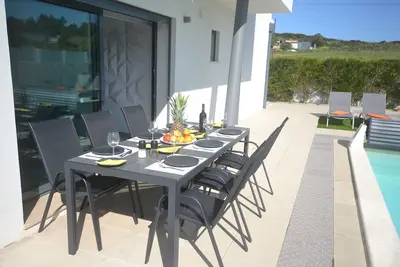 Image de Villa privée avec piscine chauffée à quelques minutes de la plage de Salgado
