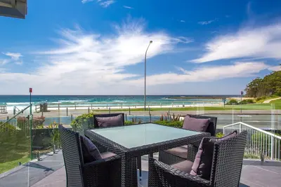 Image de Mariners Mollymook Beach - beachside apartment