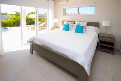 Image de Private villa minutes from the beach