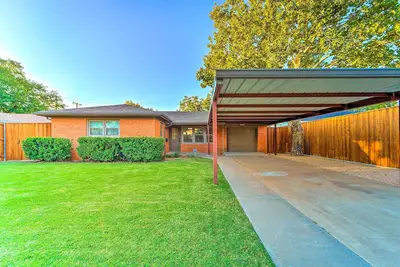 Image de Accessible Lubbock Home w\/ Yard: Near Texas Tech!
