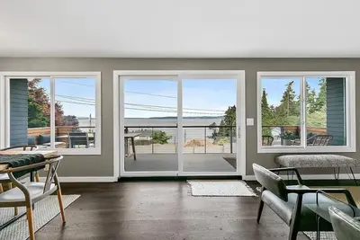 Image de New! Modern Home w/ Spectacular Views +Hot tub
