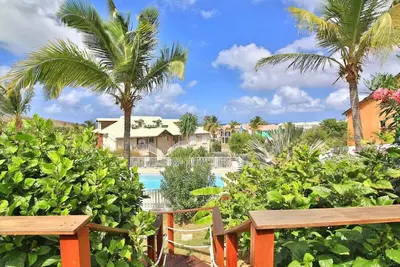 Image de Maison Colibri, piscine et vue mer au calme