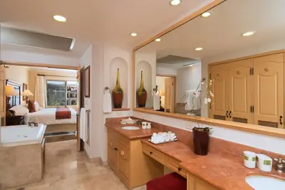 Image de Located on the pristine medano beach