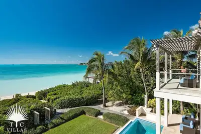 Image de Tc Villas - Lilikoi - Beachfront on Sapodilla Bay!