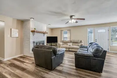 Image de 3br Beautiful & Spacious Home