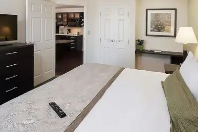 Image de Vacation Day Is Always A Great Idea! Enjoy Convenient Room with Kitchen!