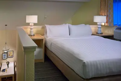 Image de Short distance from Orpheum Theater! Private Kitchen, Pets Allowed, Parking!