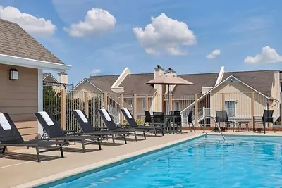 Image de You Found it! 2 Comfortable Units, Free Breakfast, Free Parking, Onsite Pool